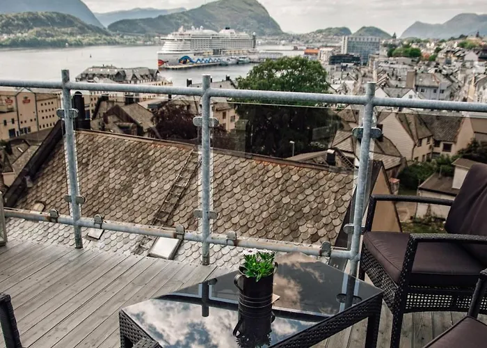 Panorama With 360 View Of The City Apartment *